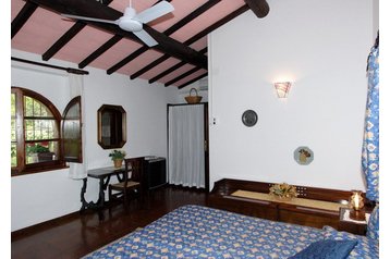 Italia Privát Sassetta, Exterior